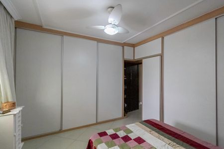 Casa à venda com 200m², 3 quartos e 2 vagasSuíte 