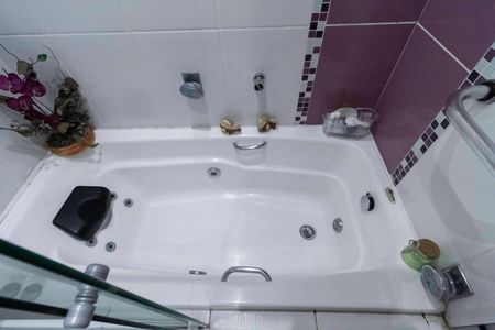 Casa à venda com 200m², 3 quartos e 2 vagasBanheiro da suíte 