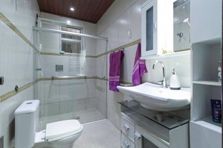 Casa à venda com 200m², 3 quartos e 2 vagasBanheiro social 