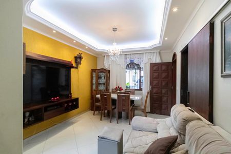 Casa à venda com 200m², 3 quartos e 2 vagasSala