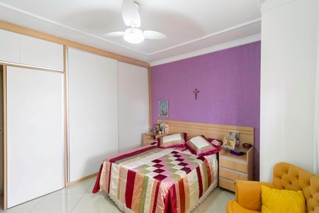 Casa à venda com 200m², 3 quartos e 2 vagasSuíte 