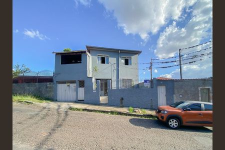 Casa à venda com 100m², 7 quartos e sem vaga Casa à venda com 100m², 7 quartos e sem vagaFachada CASAS 1, 2 e 3