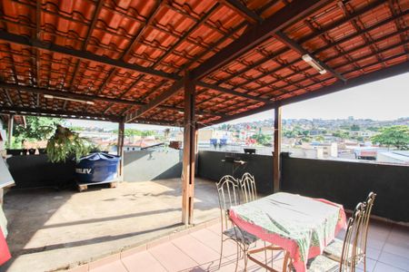 Casa à venda com 100m², 7 quartos e sem vaga Casa à venda com 100m², 7 quartos e sem vagaÁrea - CASA 1