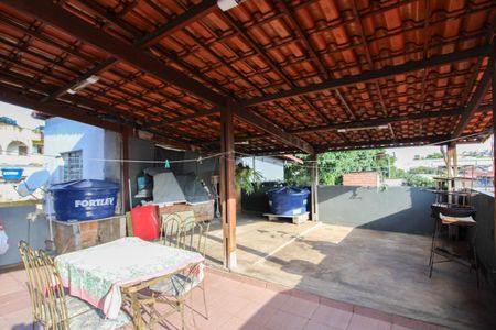 Casa à venda com 100m², 7 quartos e sem vaga Casa à venda com 100m², 7 quartos e sem vagaÁrea - CASA 1