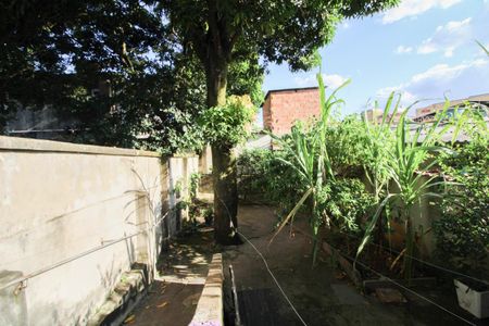 Casa à venda com 100m², 7 quartos e sem vaga Casa à venda com 100m², 7 quartos e sem vagaQuintal - CASA 2