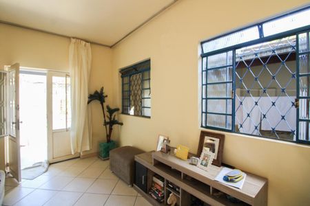 Casa à venda com 100m², 7 quartos e sem vaga Casa à venda com 100m², 7 quartos e sem vagaSala - CASA 2