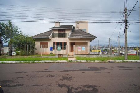 Casa para alugar com 300m², 6 quartos e 4 vagasFachada + Placa