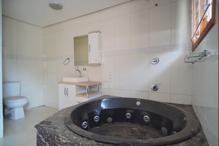 Casa para alugar com 300m², 6 quartos e 4 vagasBanheiro da Suíte 2