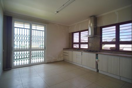 Casa para alugar com 300m², 6 quartos e 4 vagasCozinha