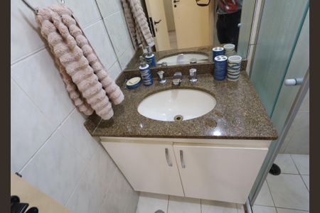 Apartamento à venda com 67m², 2 quartos e 2 vagasBanheiro do Quarto