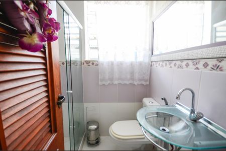 Casa à venda com 247m², 4 quartos e 4 vagasBanheiro 2