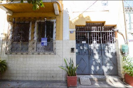 Casa à venda com 247m², 4 quartos e 4 vagasFachada