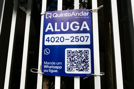 Casa para alugar com 65m², 2 quartos e 1 vaga Casa para alugar com 65m², 2 quartos e 1 vagaFachada e placa