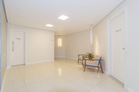 Apartamento à venda com 81m², 3 quartos e 2 vagasHall social