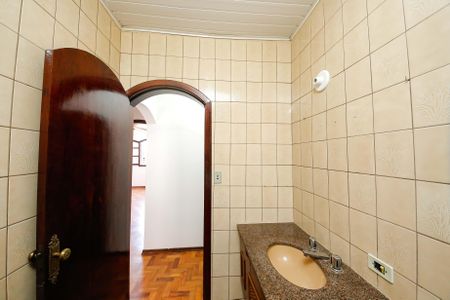 Casa à venda com 200m², 2 quartos e 6 vagasBanheiro