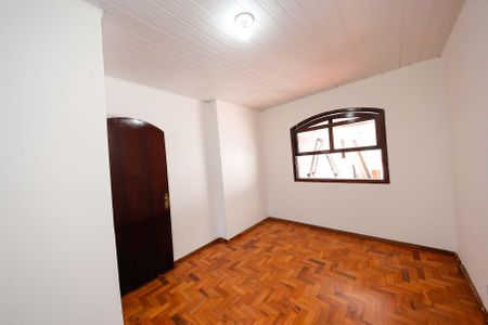 Casa à venda com 200m², 2 quartos e 6 vagasQuarto 1