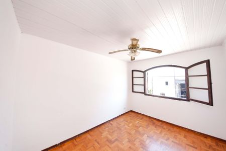 Casa à venda com 200m², 2 quartos e 6 vagasQuarto 2