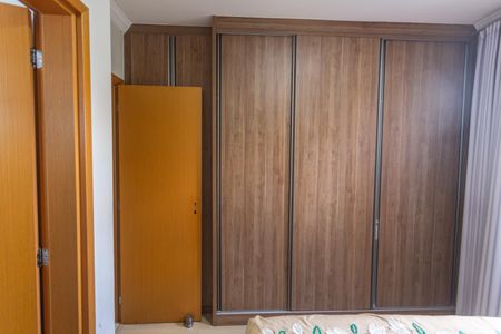 Apartamento à venda com 153m², 4 quartos e 2 vagasArmário da Suíte