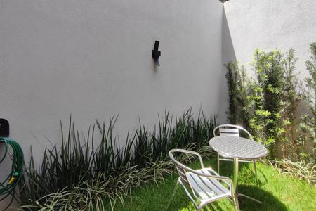 Apartamento à venda com 100m², 2 quartos e 2 vagasQuintal