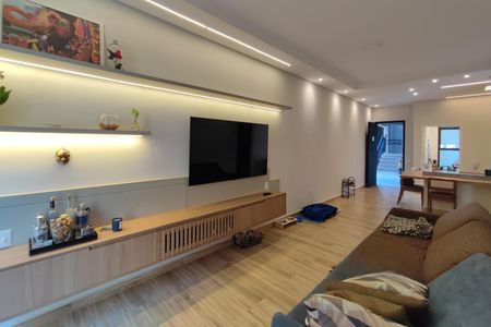 Apartamento à venda com 100m², 2 quartos e 2 vagasSala