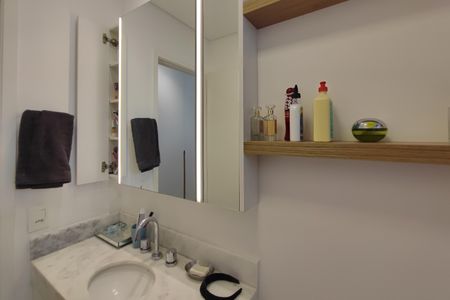 Apartamento à venda com 100m², 2 quartos e 2 vagasBanheiro Suíte