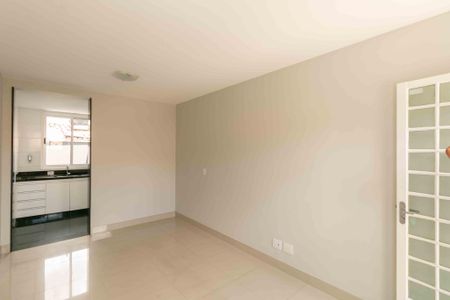 Casa à venda com 90m², 3 quartos e 1 vaga Casa à venda com 90m², 3 quartos e 1 vagaSala