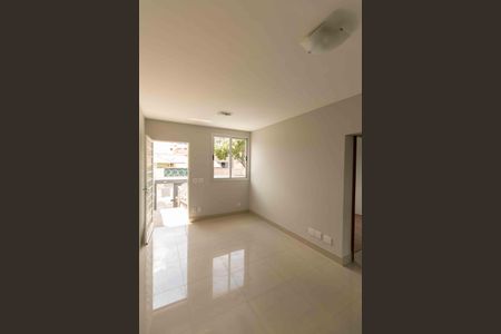 Casa à venda com 90m², 3 quartos e 1 vaga Casa à venda com 90m², 3 quartos e 1 vagaSala