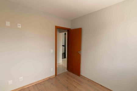 Casa à venda com 90m², 3 quartos e 1 vaga Casa à venda com 90m², 3 quartos e 1 vagaQuarto 1