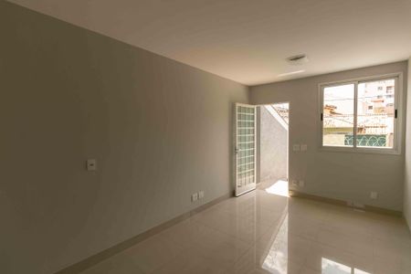 Casa à venda com 90m², 3 quartos e 1 vaga Casa à venda com 90m², 3 quartos e 1 vagaSala