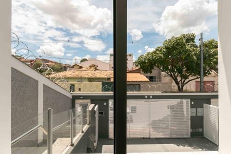 Casa à venda com 90m², 3 quartos e 1 vaga Casa à venda com 90m², 3 quartos e 1 vagaVista v