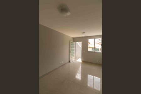 Casa à venda com 90m², 3 quartos e 1 vaga Casa à venda com 90m², 3 quartos e 1 vagaSala