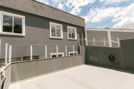 Casa à venda com 90m², 3 quartos e 1 vaga Casa à venda com 90m², 3 quartos e 1 vagaFachada