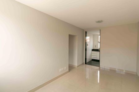 Casa à venda com 90m², 3 quartos e 1 vaga Casa à venda com 90m², 3 quartos e 1 vagaSala