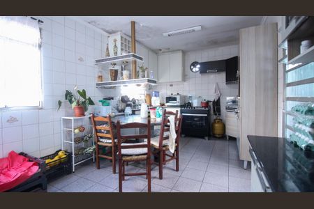 Casa à venda com 450m², 3 quartos e 8 vagasCozinha