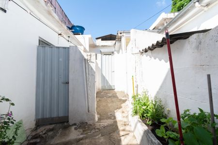 Casa à venda com 360m², 3 quartos e 4 vagasCasas Fundos