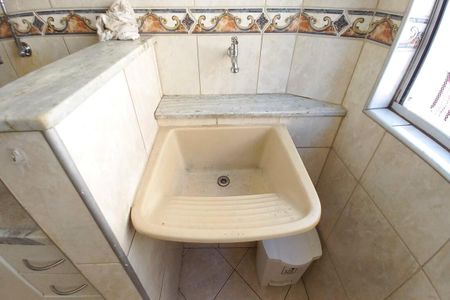 Apartamento para alugar com 65m², 3 quartos e 1 vagaÁrea de Serviço