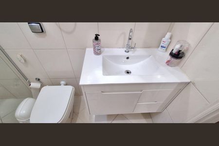 Casa à venda com 144m², 2 quartos e 1 vagaBanheiro Social