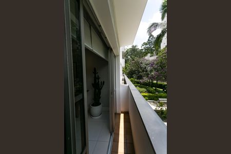 Apartamento à venda com 107m², 2 quartos e 2 vagas Apartamento à venda com 107m², 2 quartos e 2 vagasSacada