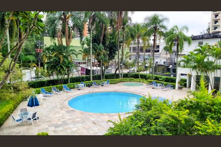 Apartamento à venda com 107m², 2 quartos e 2 vagas Apartamento à venda com 107m², 2 quartos e 2 vagasÁrea comum - Piscina