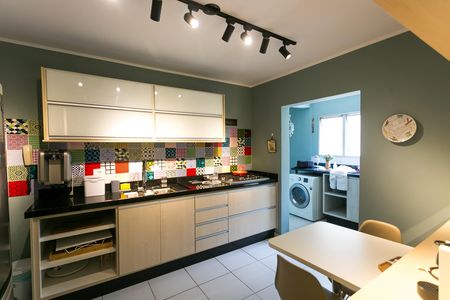 Apartamento à venda com 107m², 2 quartos e 2 vagas Apartamento à venda com 107m², 2 quartos e 2 vagasCozinha