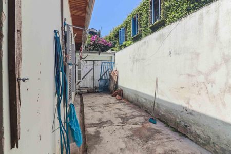 Casa à venda com 285m², 3 quartos e 5 vagas Casa à venda com 285m², 3 quartos e 5 vagasQuintal