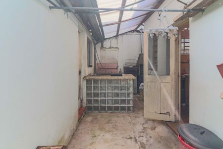 Casa à venda com 285m², 3 quartos e 5 vagas Casa à venda com 285m², 3 quartos e 5 vagasQuintal / Lavanderia