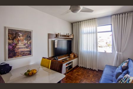Apartamento para alugar com 70m², 2 quartos e 1 vagaSala