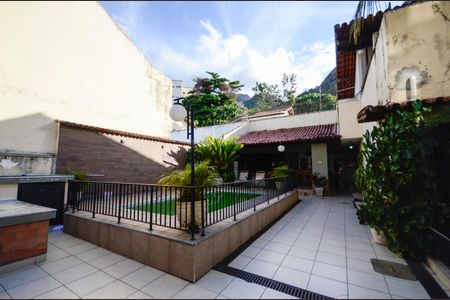 Casa à venda com 574m², 4 quartos e 3 vagasÁrea comum - Piscina