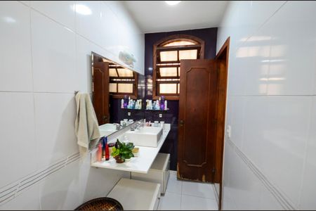 Casa à venda com 574m², 4 quartos e 3 vagasBanheiro da Suíte 1