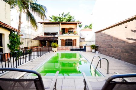 Casa à venda com 574m², 4 quartos e 3 vagasÁrea comum - Piscina