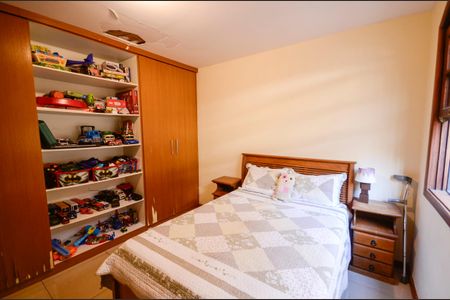 Casa à venda com 574m², 4 quartos e 3 vagasSuíte 2