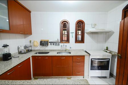 Casa à venda com 574m², 4 quartos e 3 vagasCozinha