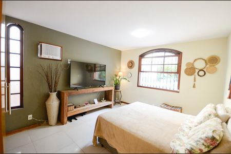 Casa à venda com 574m², 4 quartos e 3 vagasSuíte 3