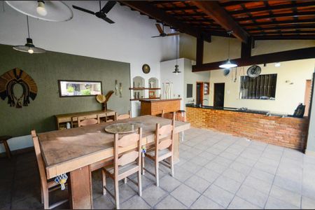 Casa à venda com 574m², 4 quartos e 3 vagasÁrea comum - Churrasqueira